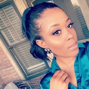 Meet your Posher, Rochelle